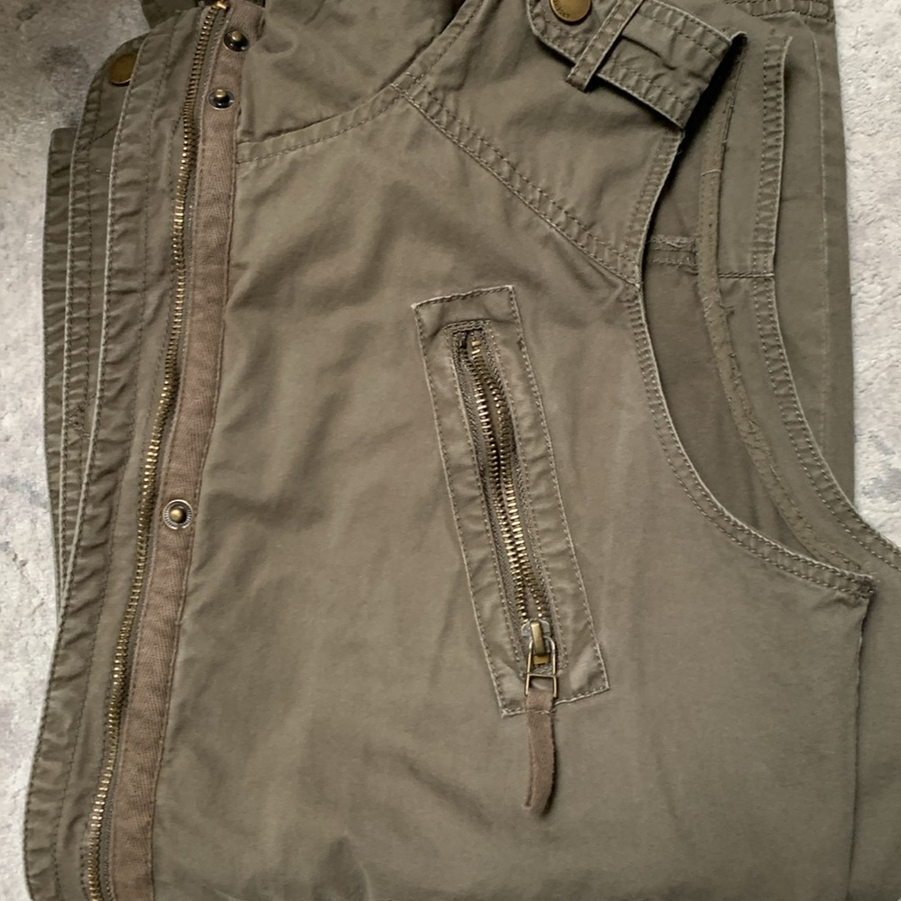 Cargo vest olive green